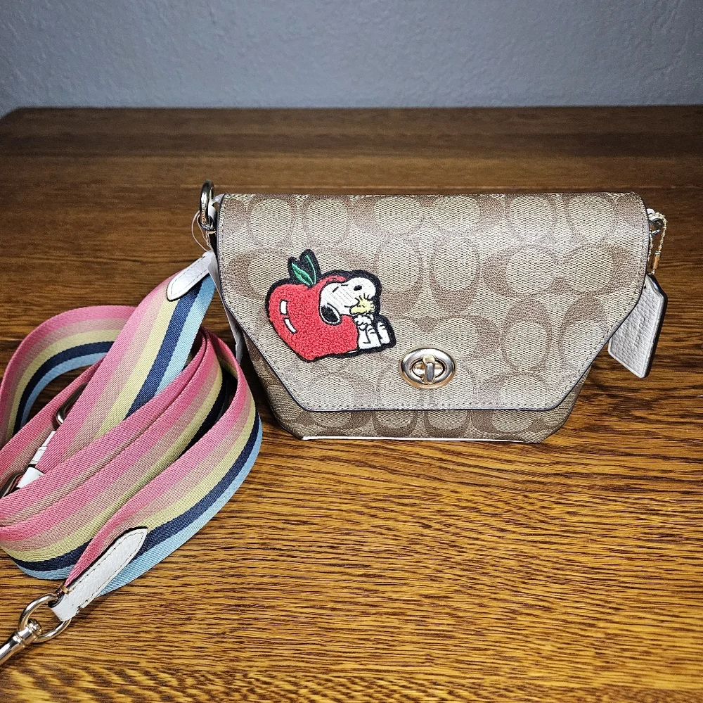 Coach x Peanuts Karlee Crossbody in Signature Canvas with Snoopy - Picture 2 of 16